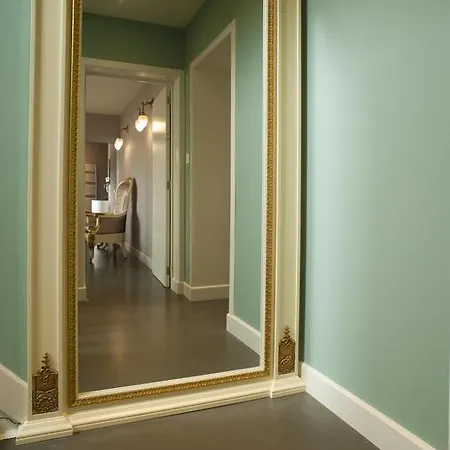 Bed & Breakfast Saint-georges -located In The Centre Of Bruges- 4*