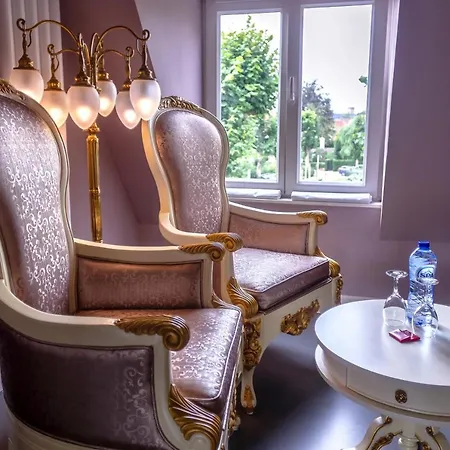 Saint-georges -located In The Centre Of Bruges-
