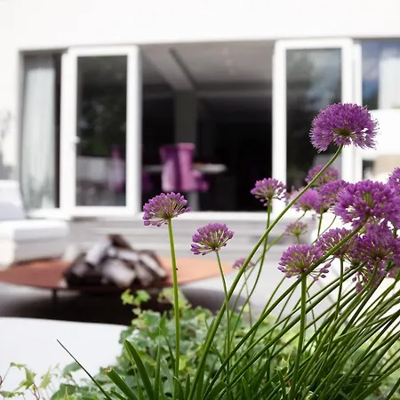 Saint-georges -located In The Centre Of Bruges- Couette-café 4*