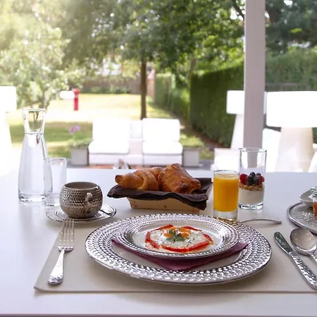 Saint-georges -located In The Centre Of Bruges-